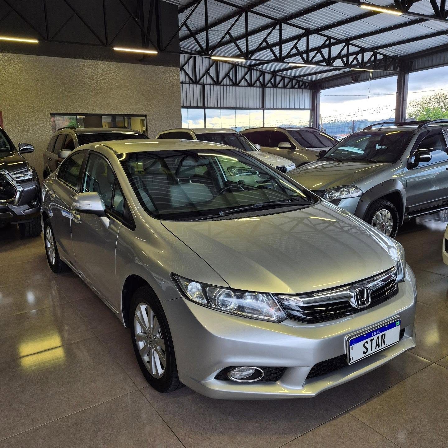 Honda Civic LXR 2.0 2014, foto 2 de 6