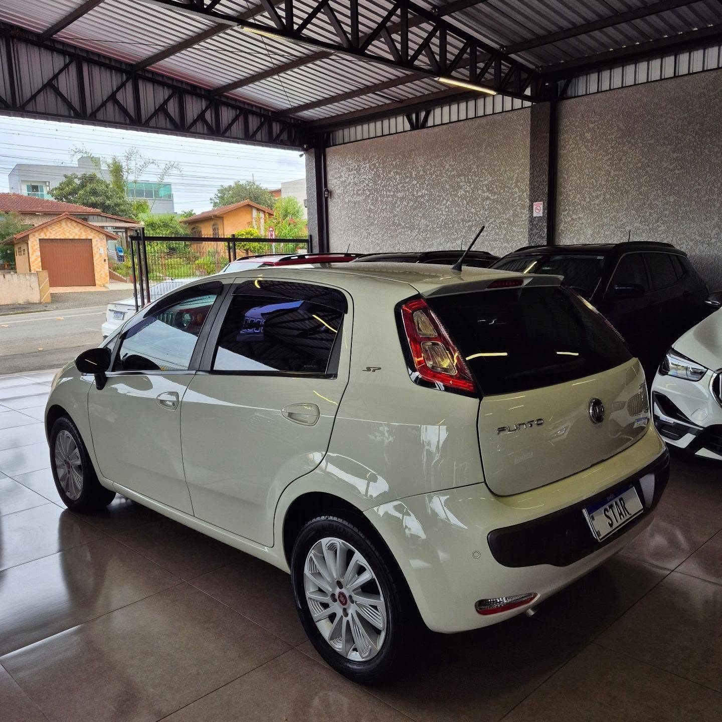 Fiat Punto Essence 1.6 SP 2016, foto 6 de 6