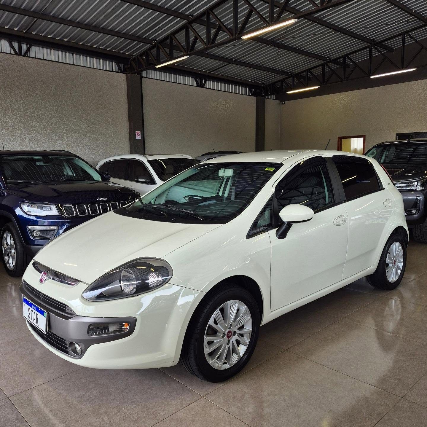 Fiat Punto Essence 1.6 SP 2016, foto 1 de 6